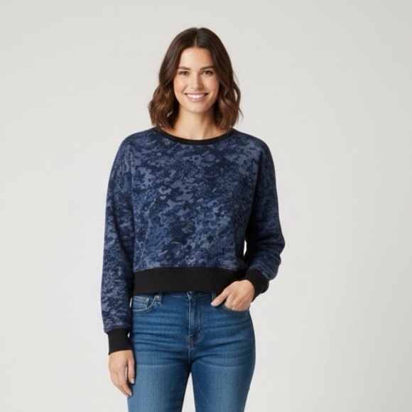 Under Armour Tops - Under Armour Rival Black Camo Print Fleece Cropped Sweatshirt Medium